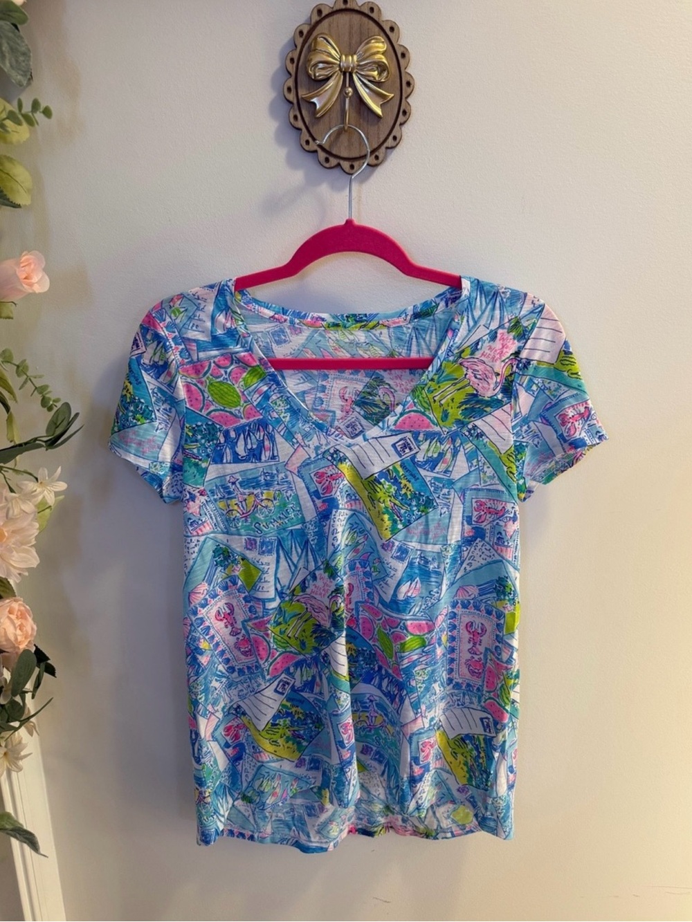 NWT Lilly Pulitzer Etta V-Neck Top in Wish You Were Here Print • Size Small